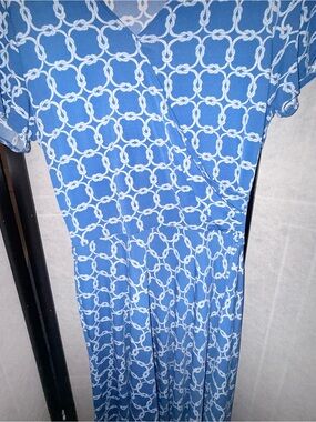Donna Morgan Light Blue Chain-Print Wrap Dress